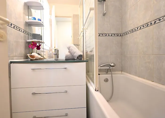 L'esquinade - H5 201 By Interhome Lägenhet Saint-Raphaël